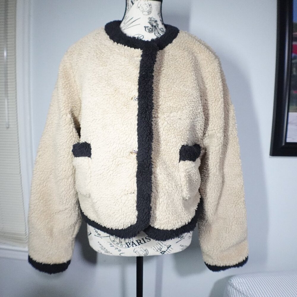 Dazy Women`s Sweater Jacket gold button black trim front pockets size XL New!
